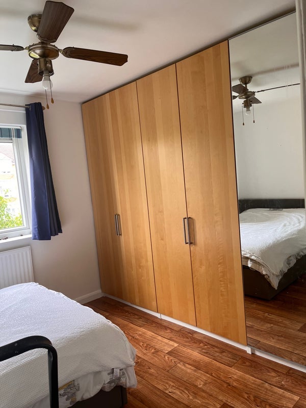Room Essex Court in Greater London