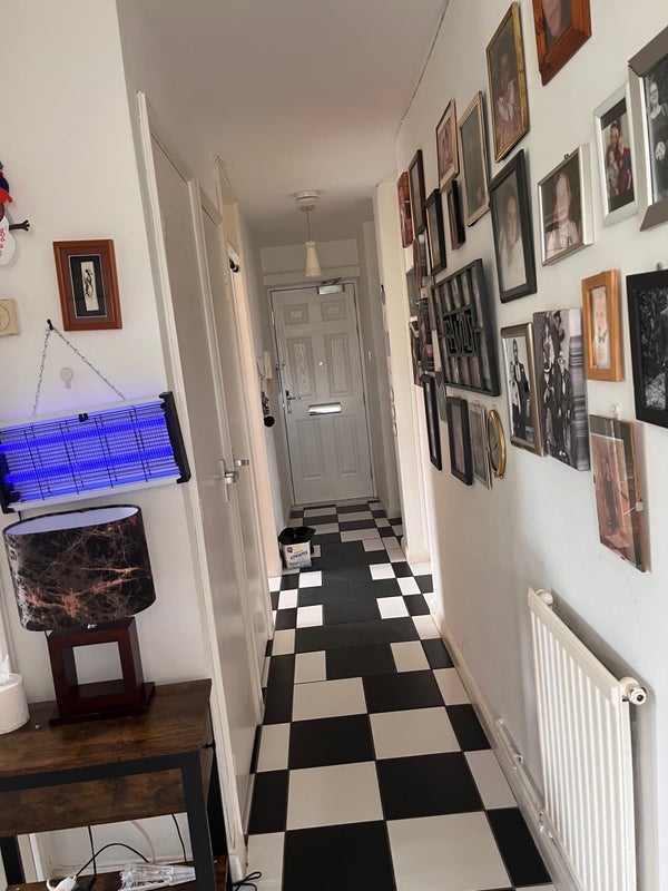 Room Essex Court in Greater London