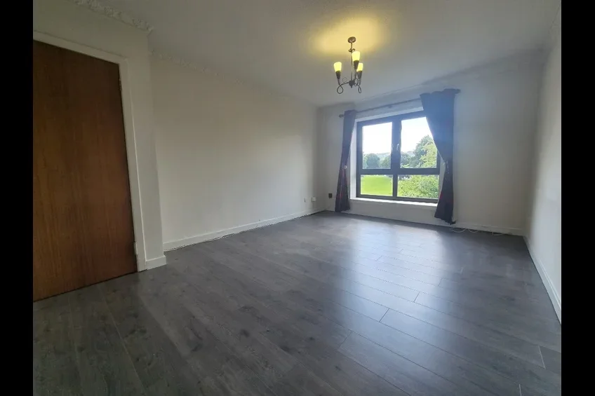 Flat Moorfoot Avenue in Paisley