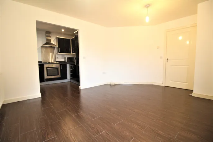 Flat Cezanne Road in Watford