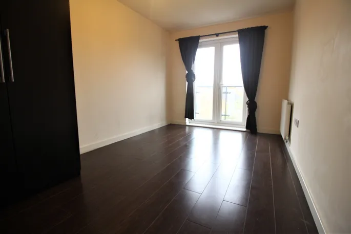 Flat Cezanne Road in Watford