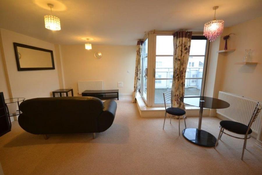 Flat Watkin Road in Leicester