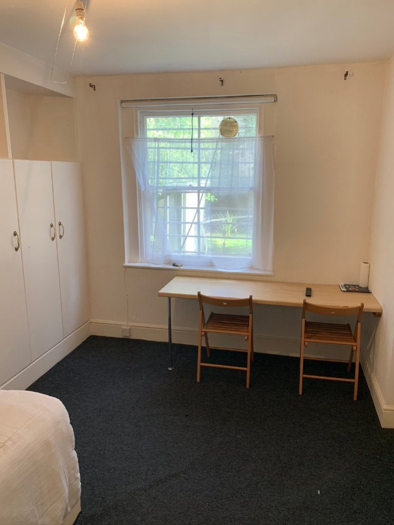 Flat Glenloch Road in Greater London