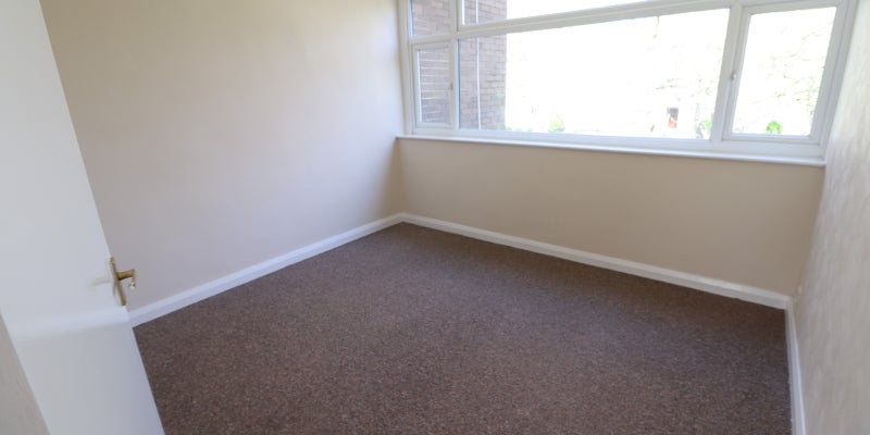 Flat Hornby Court in Bromborough