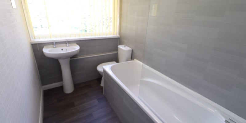 Flat Hornby Court in Bromborough