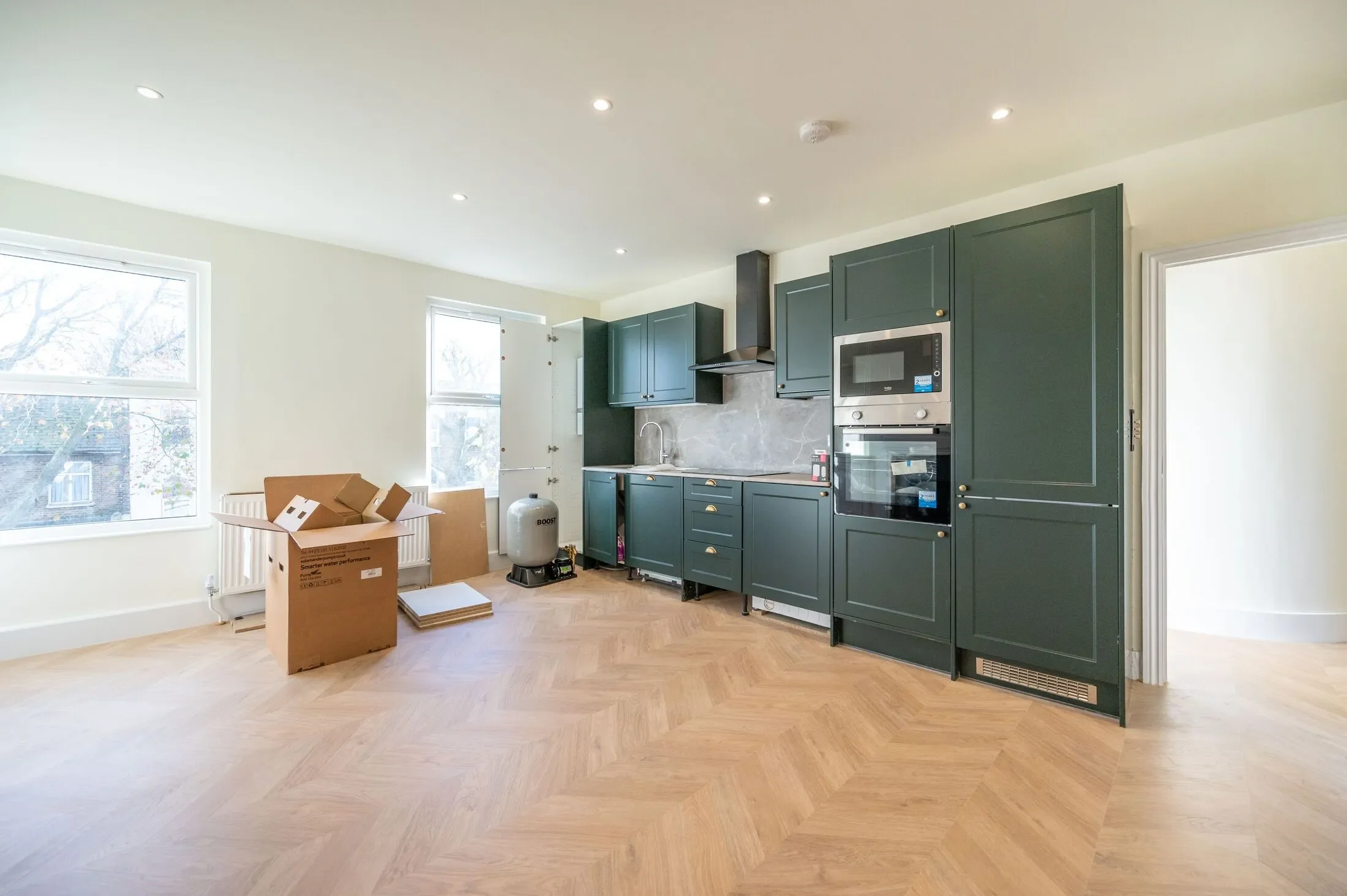 Flat Barking Road in Greater London