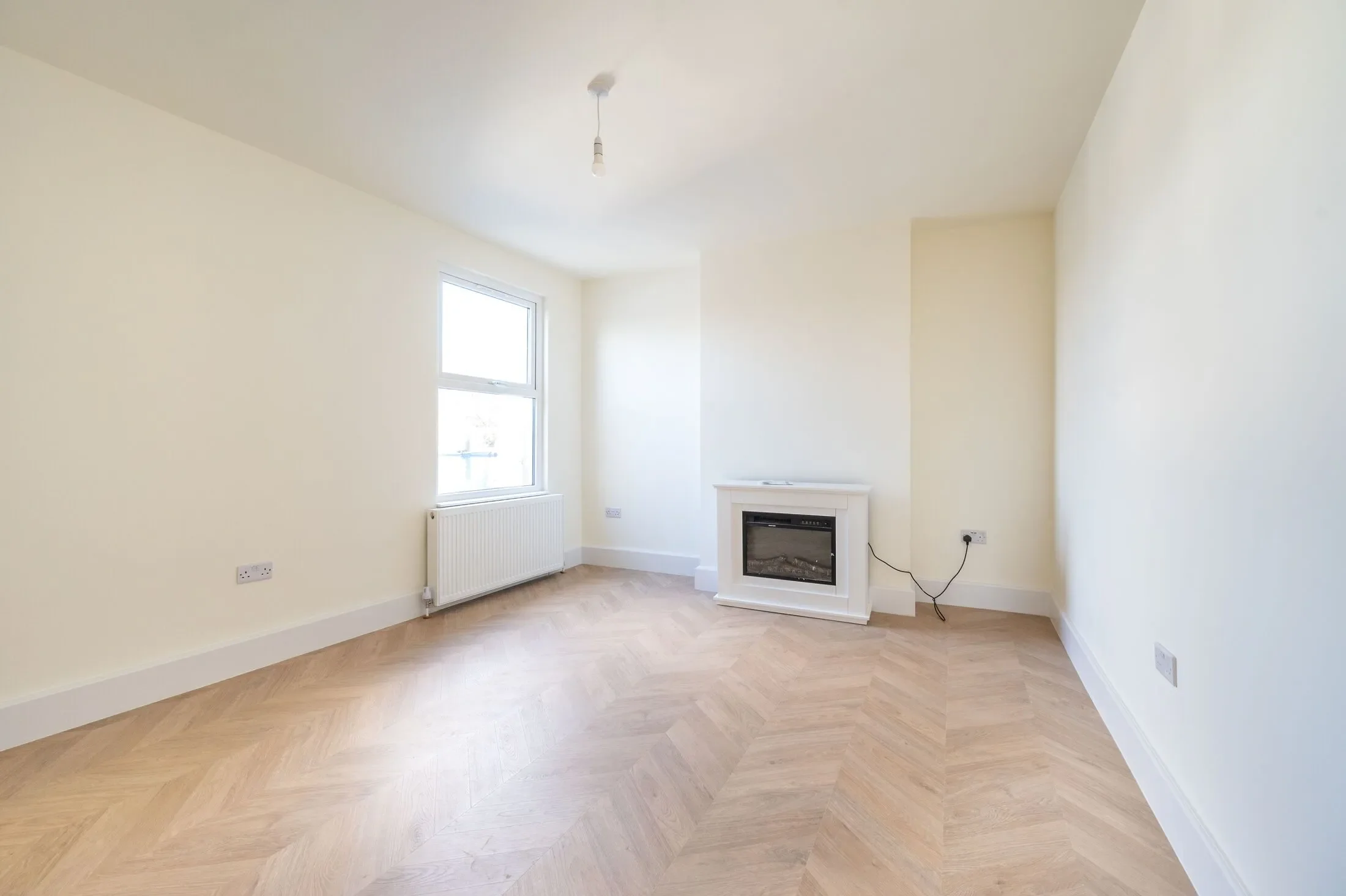 Flat Barking Road in Greater London