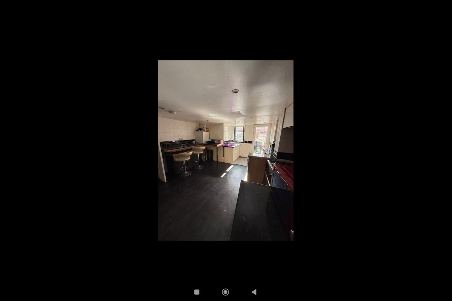 Room Dawlish Crescent in Leeds