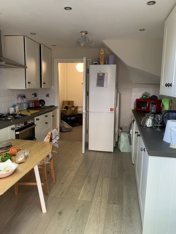 Room Wandsworth Bridge Road in Greater London