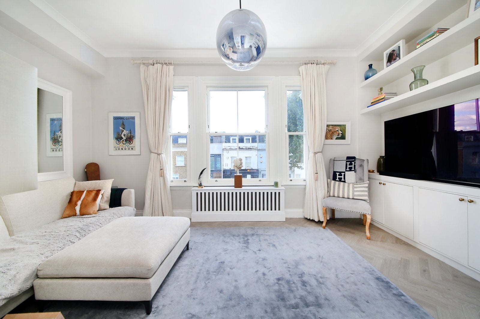 Flat Saint John's Hill in Greater London