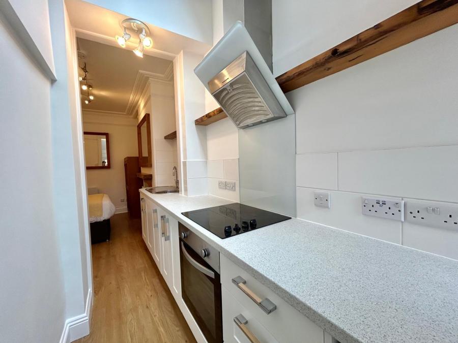 Room Barnardo Road in Exeter