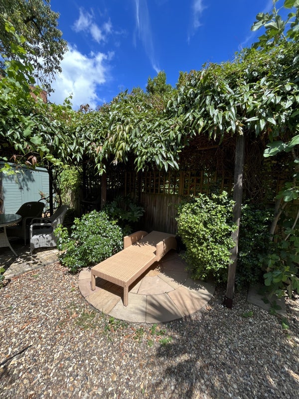 Room Burstock Road in Greater London
