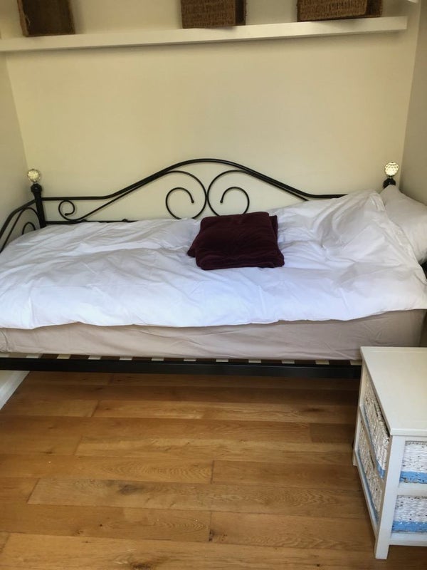 Room Burstock Road in Greater London