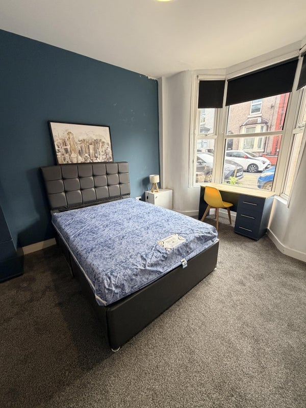 Room Mansell Road in Liverpool