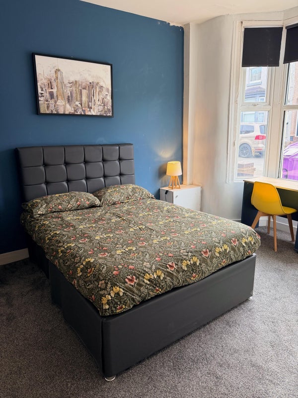 Room Mansell Road in Liverpool