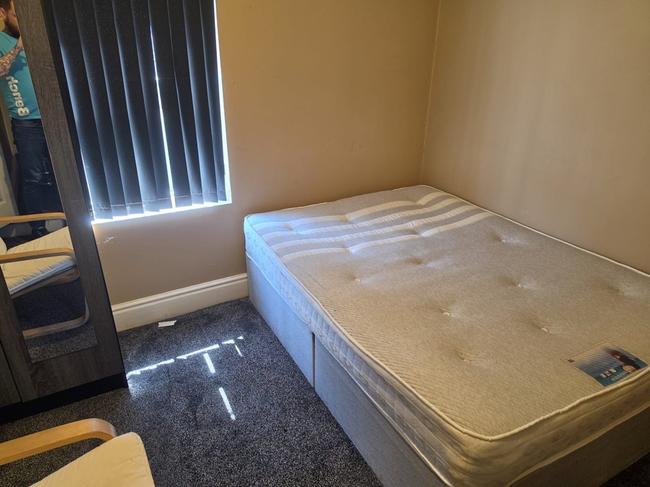 Room Elm Drive in Litherland