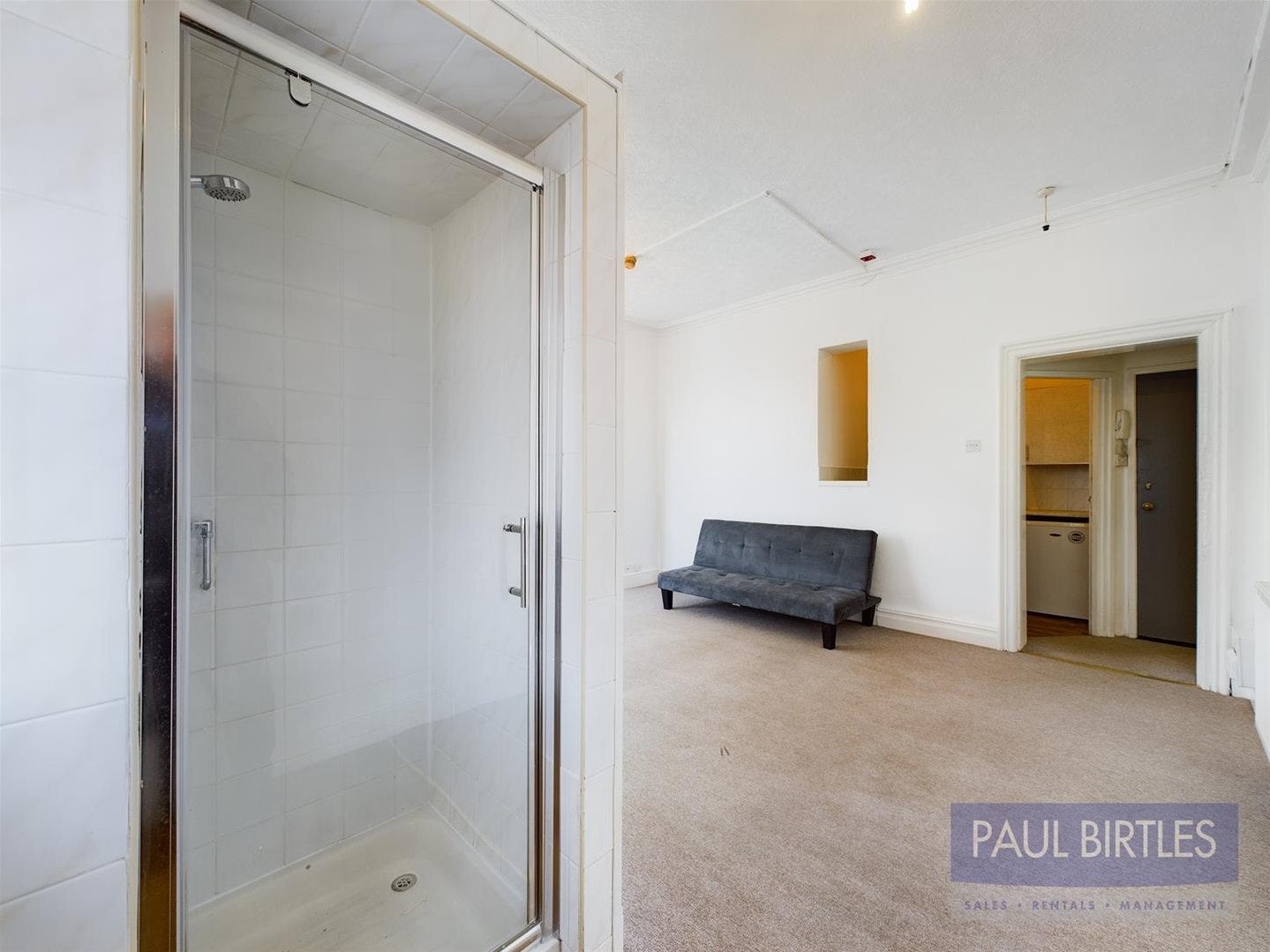 Flat Flixton Road in Trafford