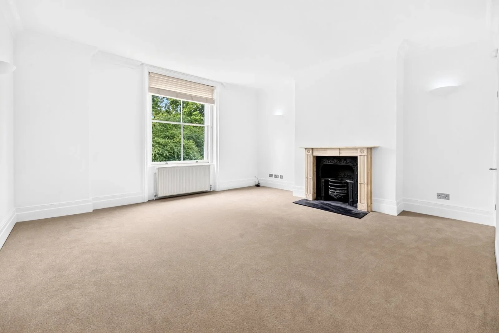 Flat Lloyd Square in Greater London