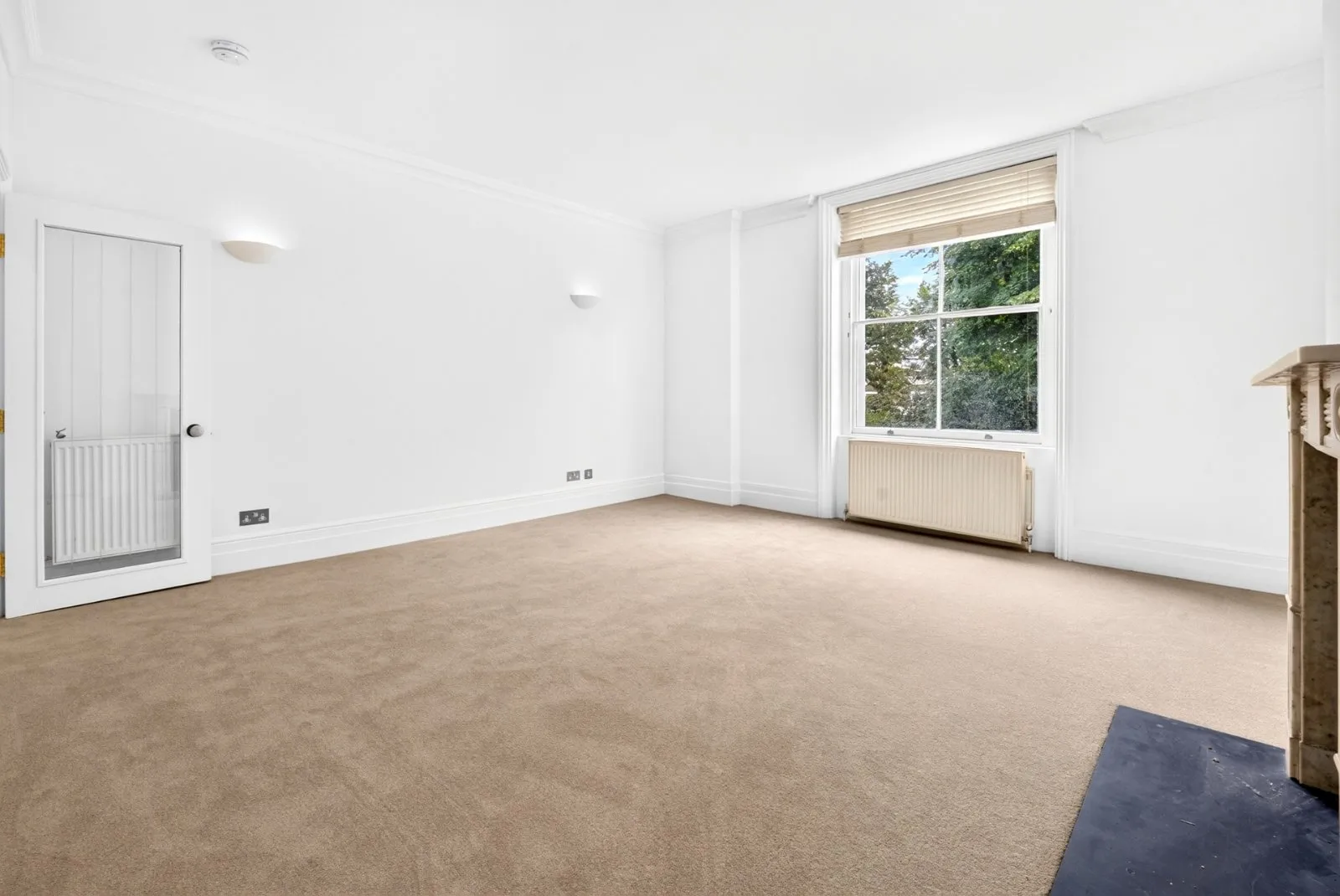 Flat Lloyd Square in Greater London