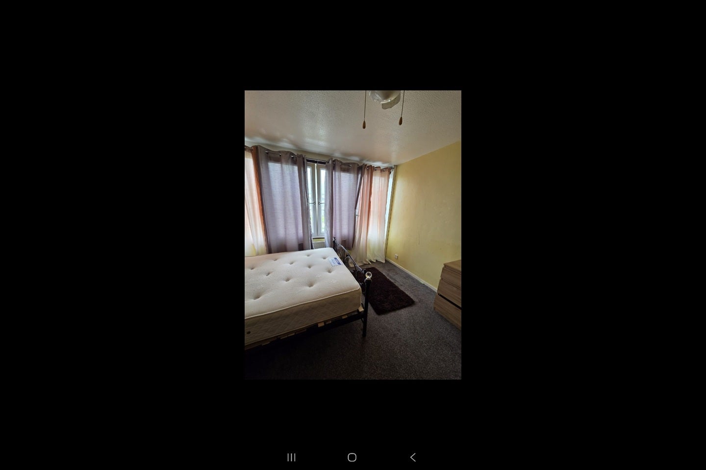 Room Lindsey Close in Greater London