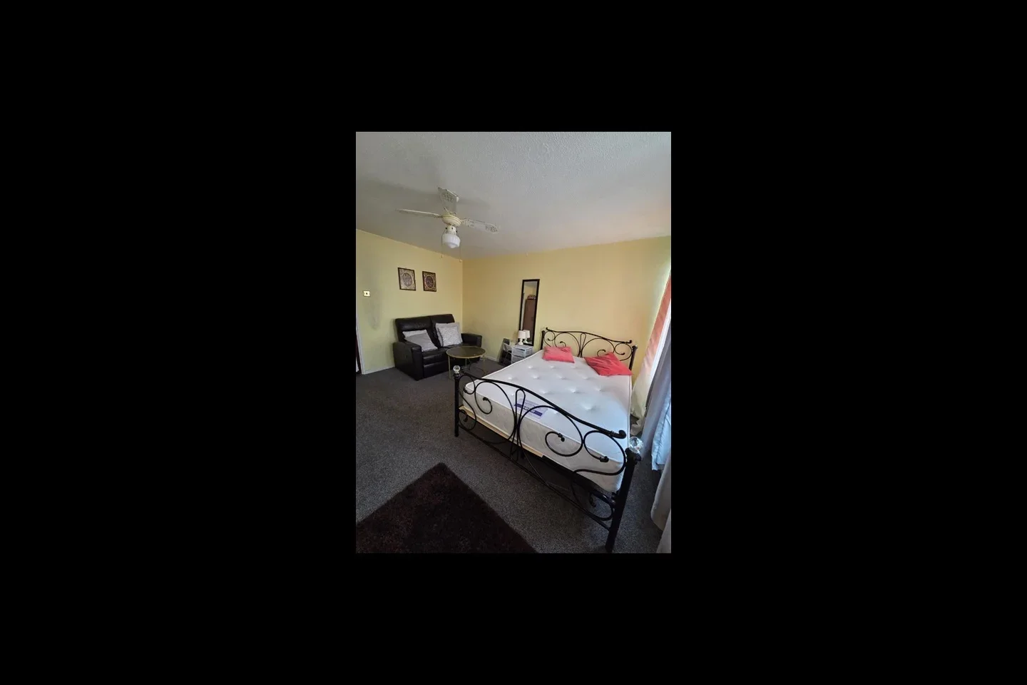 Room Lindsey Close in Greater London