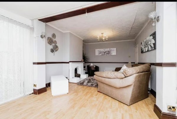 Flat Havering Road in London