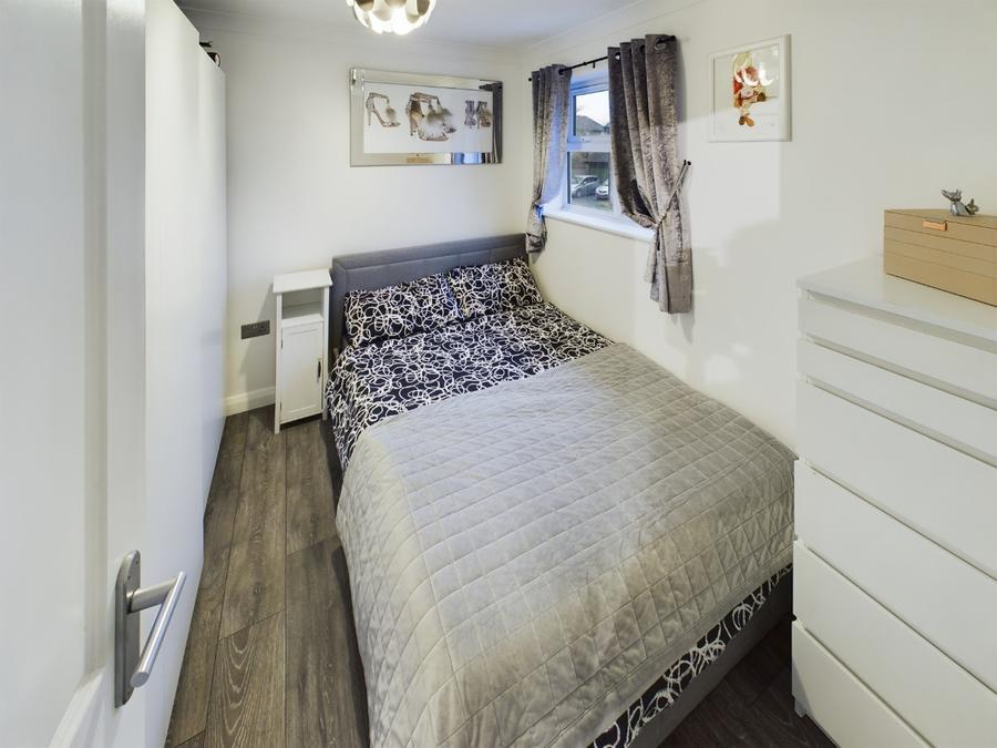 Flat Inkerpole Place in Chelmsford