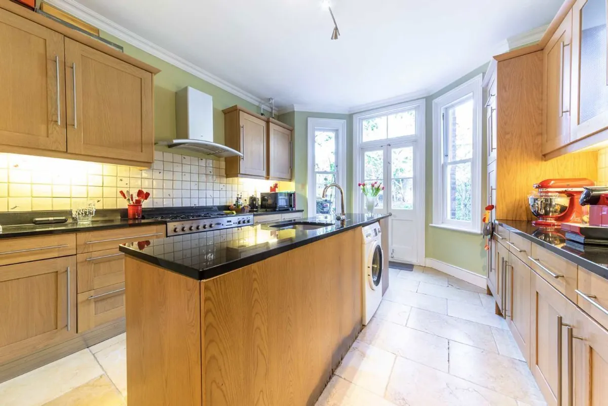 House Thorney Hedge Road in Greater London