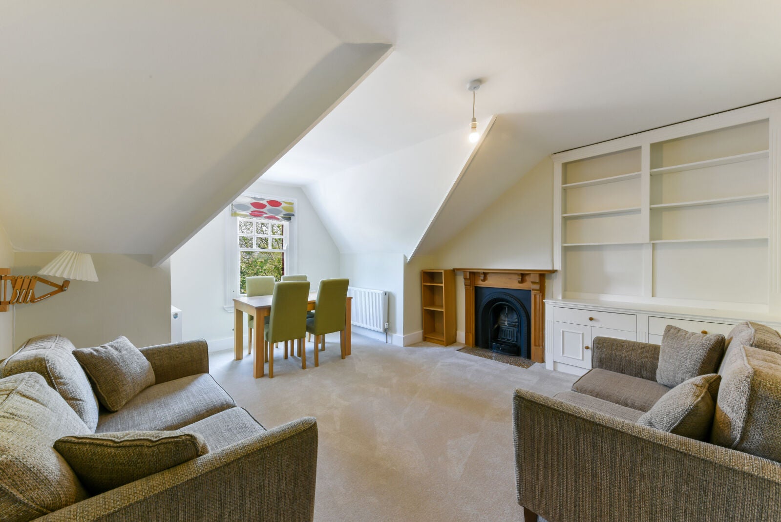 Flat Bedford Hill in Greater London