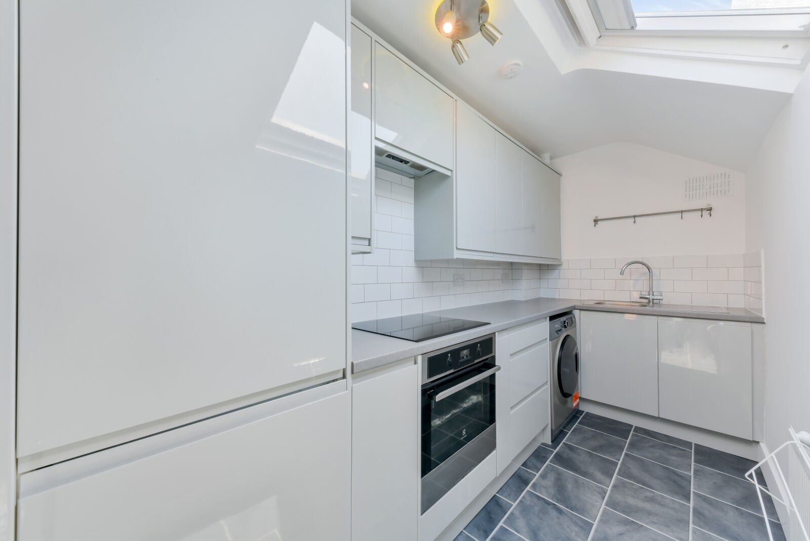 Flat Bedford Hill in Greater London