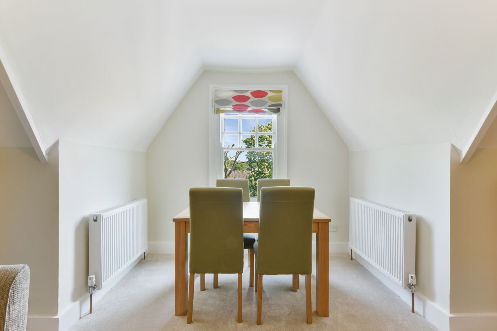 Flat Bedford Hill in Greater London