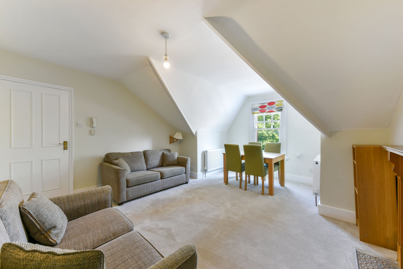 Flat Bedford Hill in Greater London