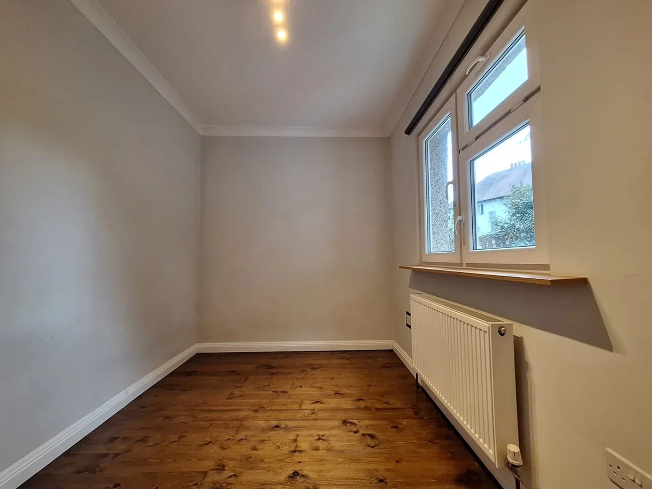 Flat Marvels Lane in Greater London