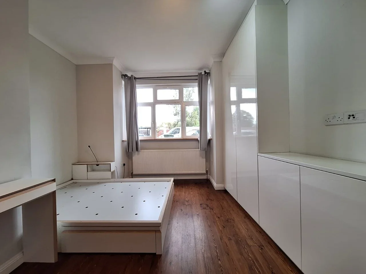 Flat Marvels Lane in Greater London