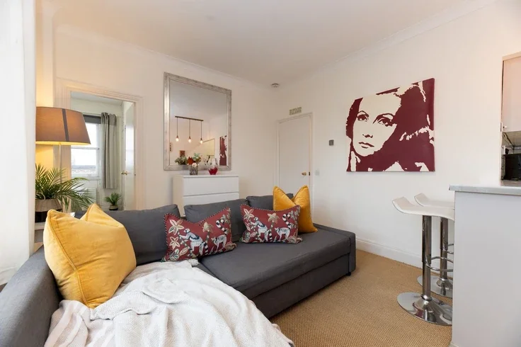 Flat Cambridge Gardens in Greater London