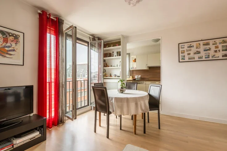 Flat Rue Yves Toudic in Paris