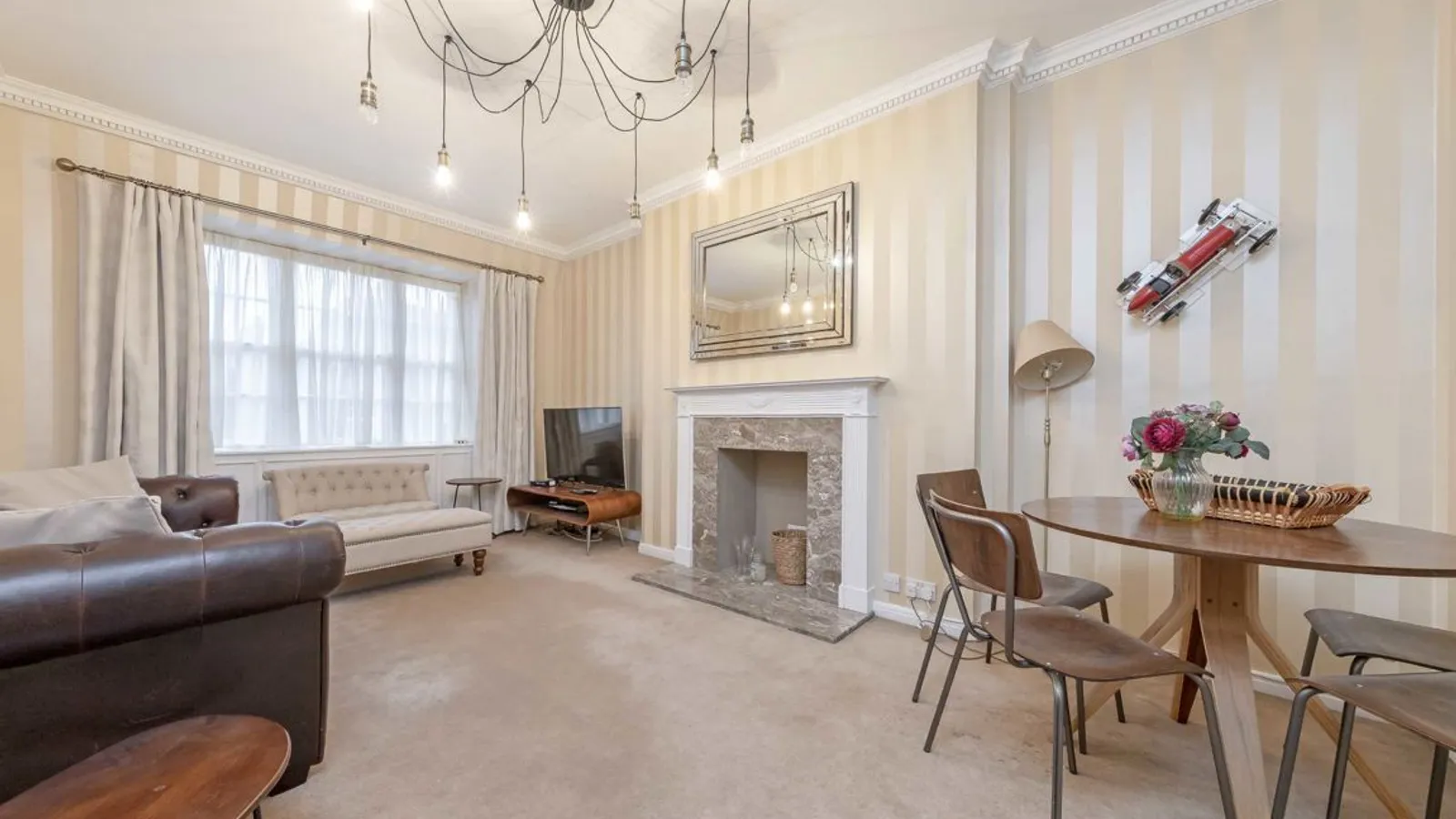 Flat Upper Grosvenor Street in City of Westminster