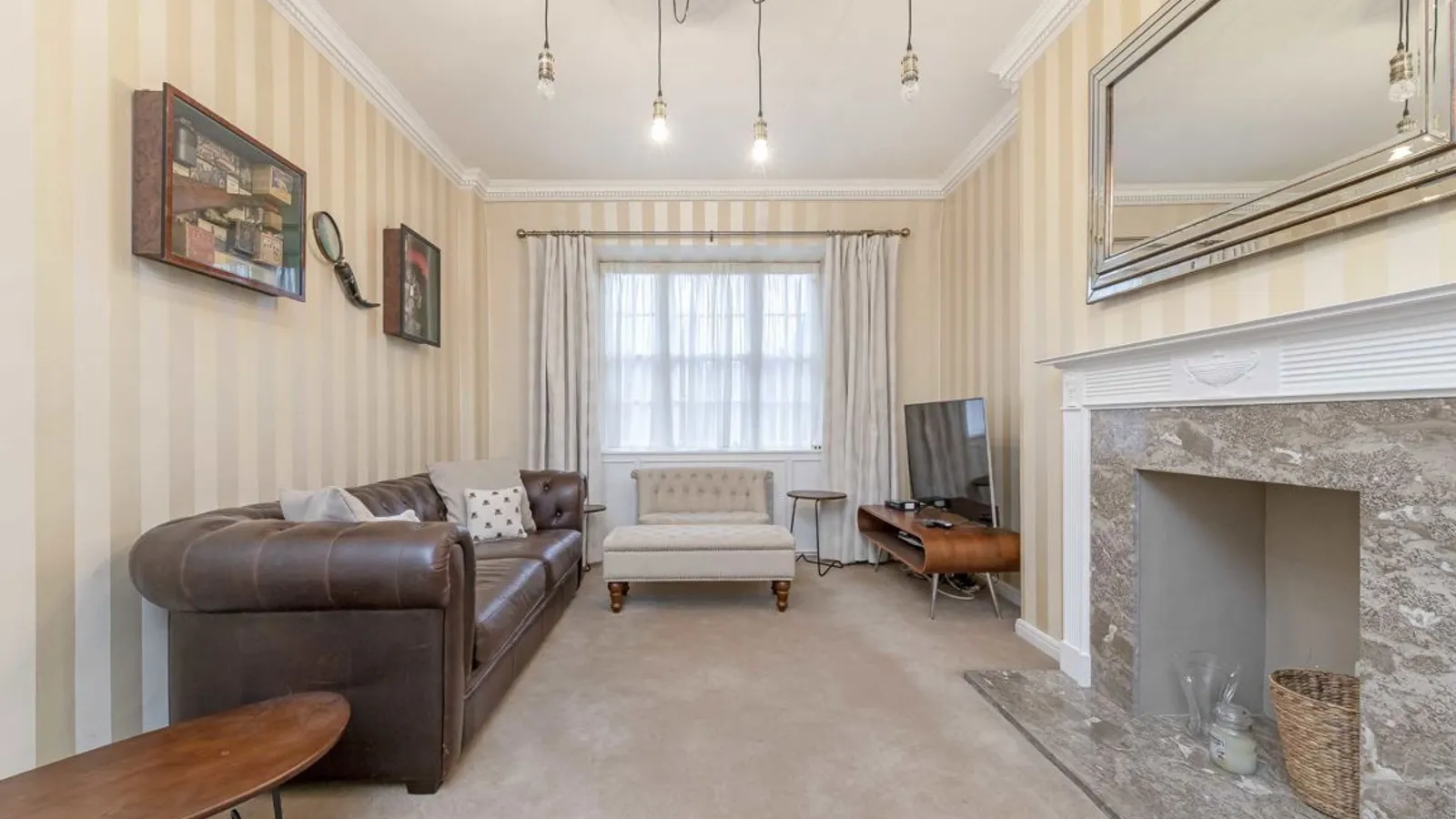Flat Upper Grosvenor Street in City of Westminster