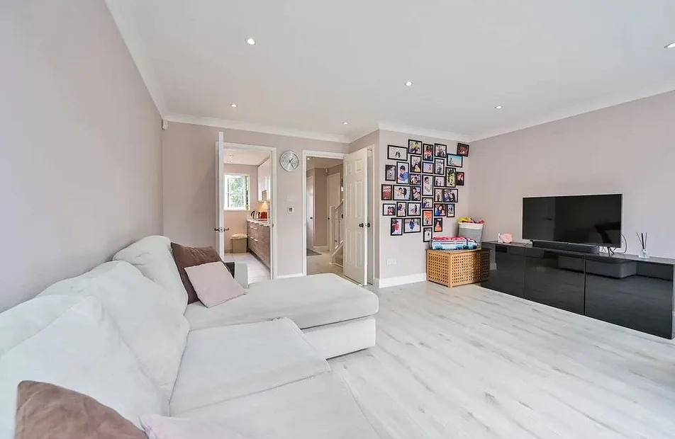 Flat Bywater Place in Greater London