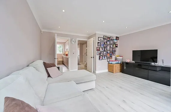 Flat Bywater Place in Greater London