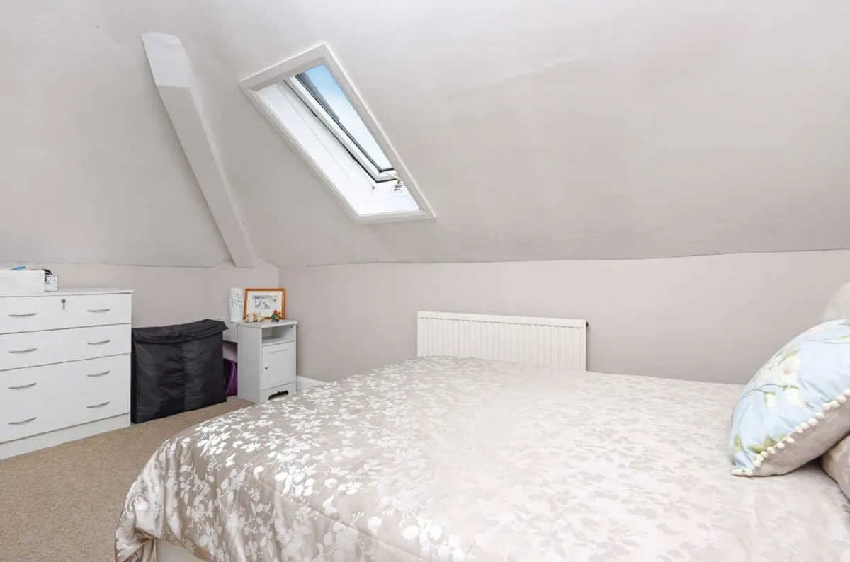 Flat Tierney Road in Greater London
