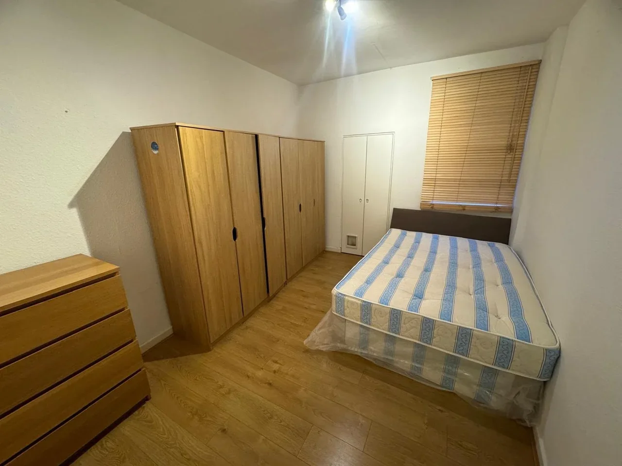 Flat Ealing Green in Greater London