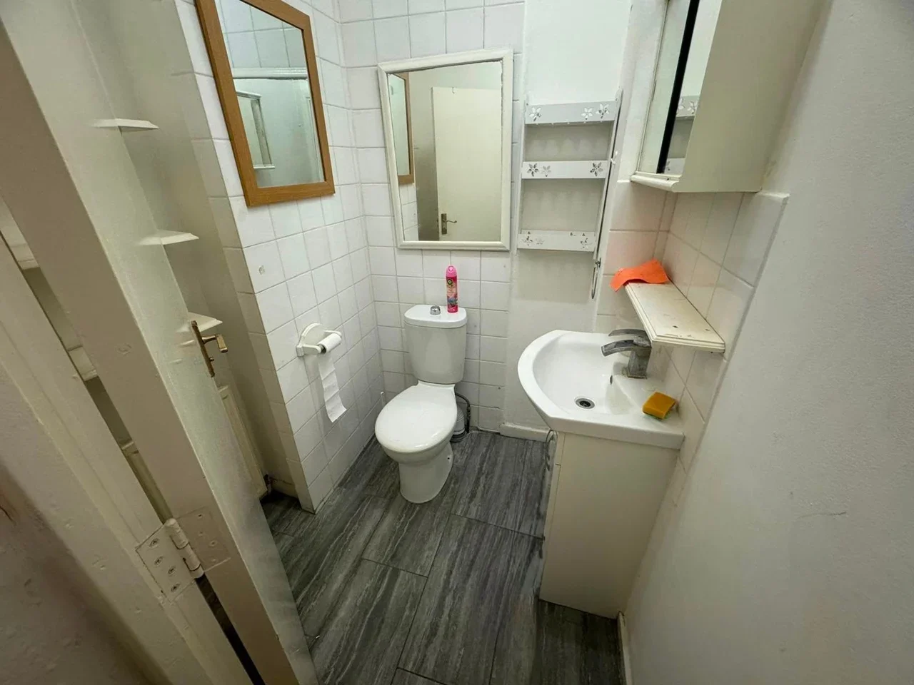 Flat Ealing Green in Greater London