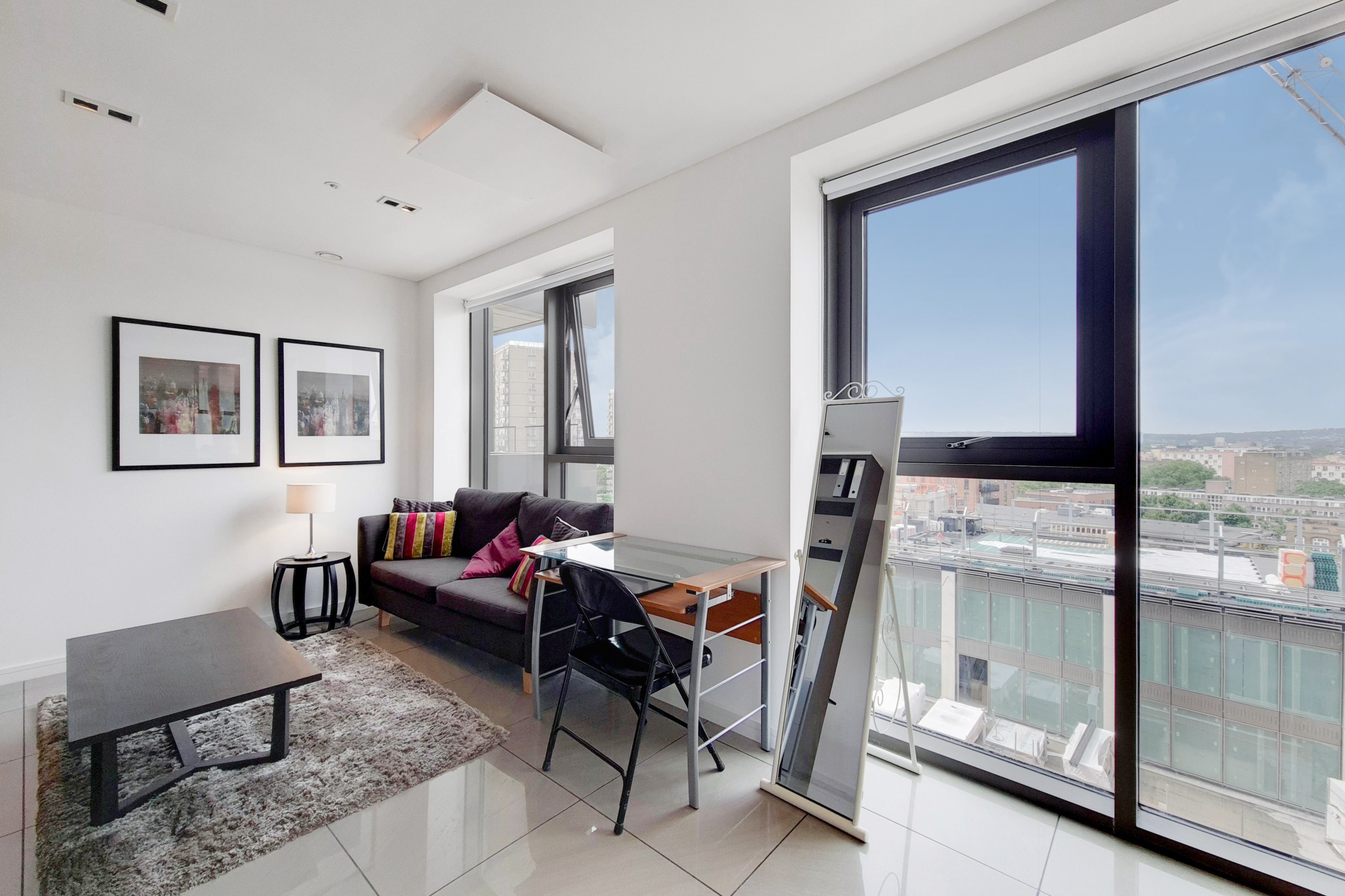 Flat Chatham Close in London