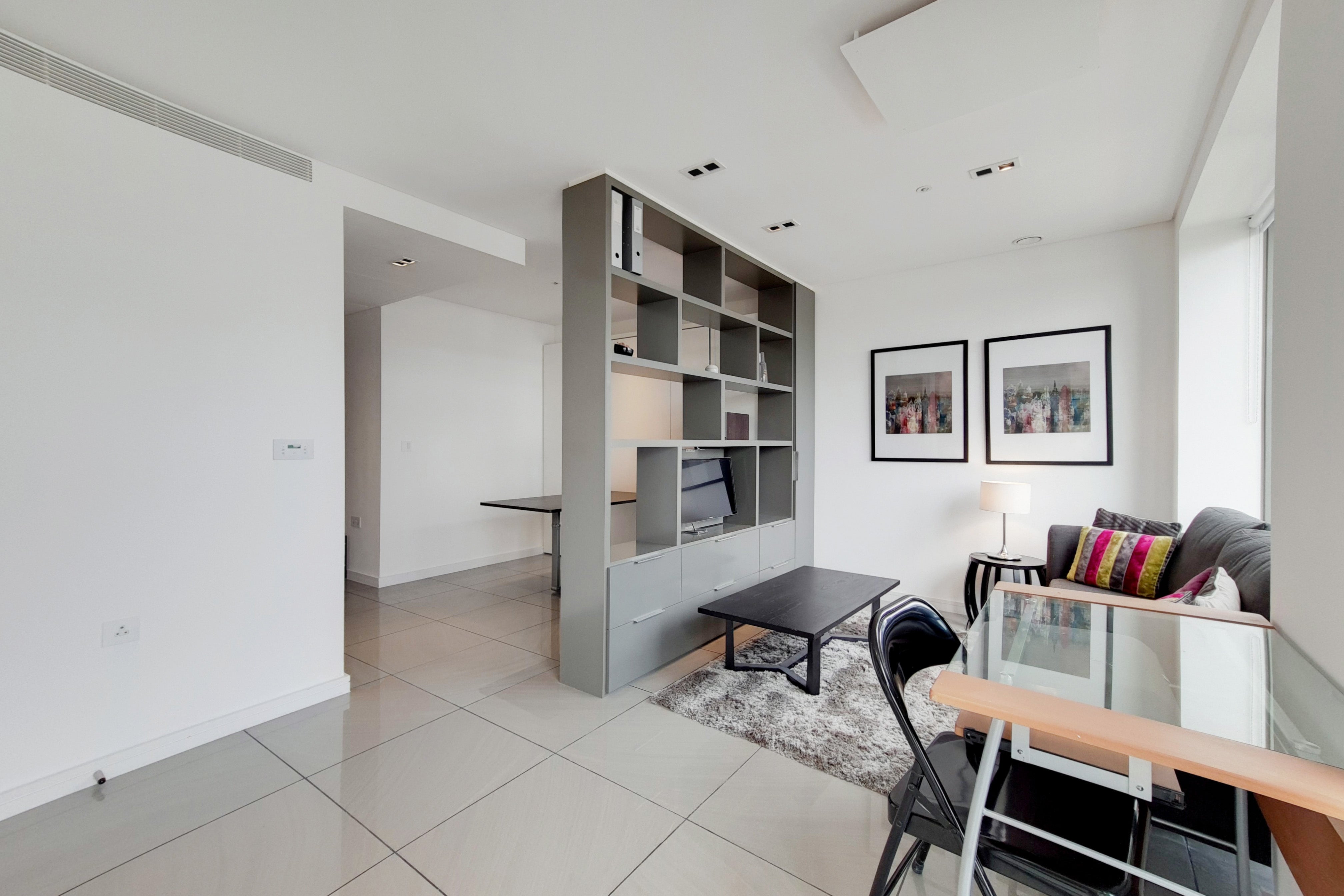 Flat Chatham Close in London