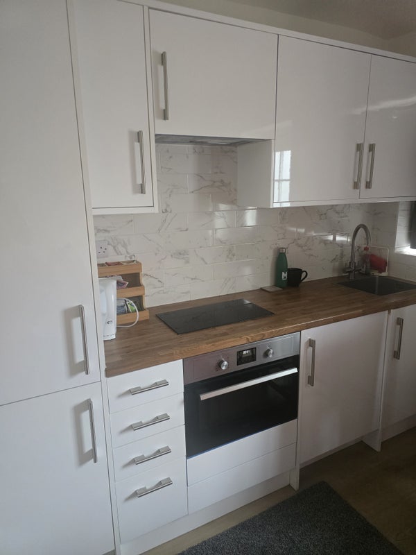 Room Albrighton Road in Dudley