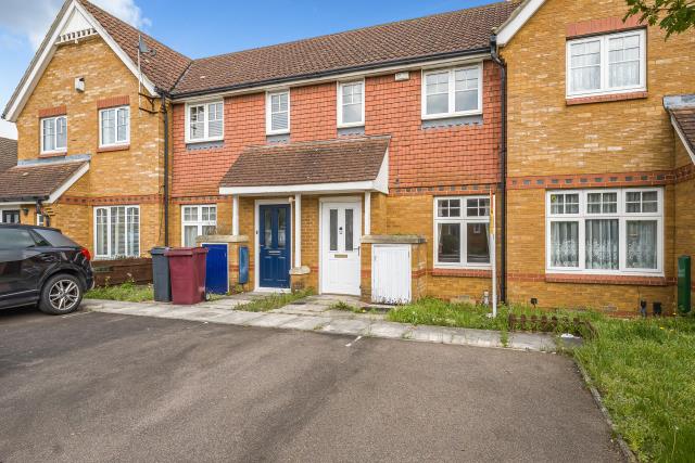 House Clonmel Close in Reading