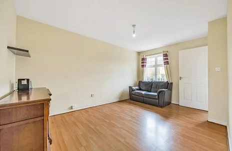 House Clonmel Close in Reading