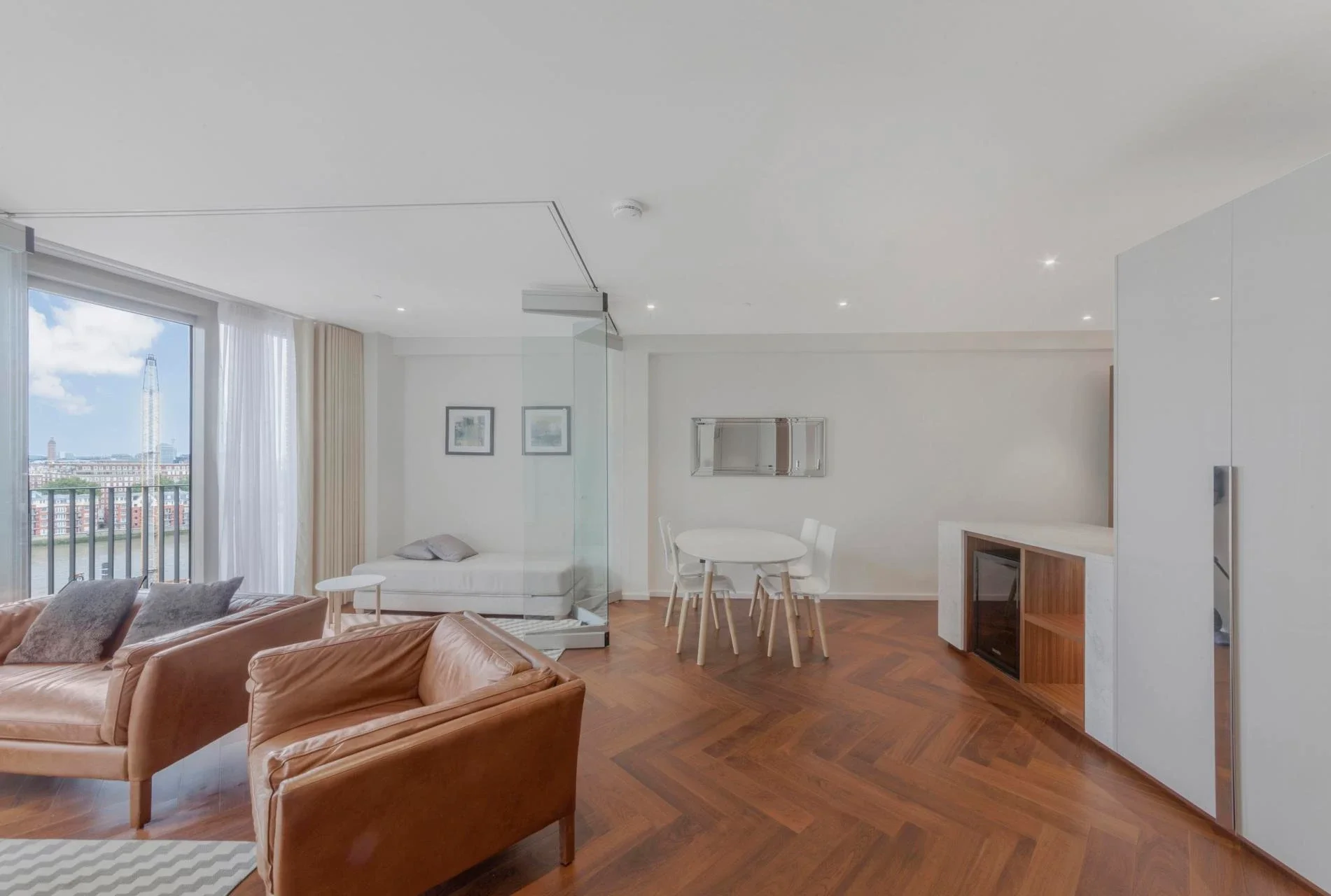 Flat New Union Square in Greater London