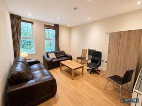 Flat Tankerville Place in Newcastle upon Tyne